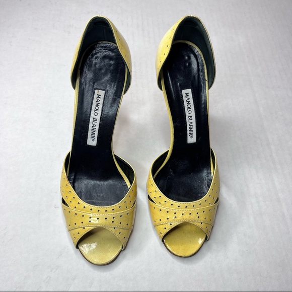 MANOLO BLAHNIK Yellow Patent Leather Peep-Toe High Heels Pumps 38. - Picture 2 of 7
